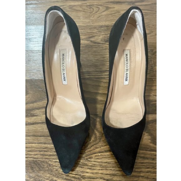 Manolo Blahnik Shoes - Manolo Blahnik Suede Pumps